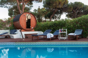 A Green Energy Bento Box Villa Hot Pool & Sauna